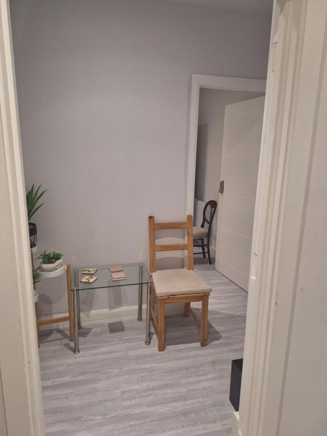 Deluxe Single Room Only For One Adult Northolt  Bagian luar foto